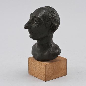 SKULPTUR, mörkpatinerad brons, signerad Holm, 1900-tal.