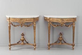 KONSOLBORD, ett par. Gustaviansk stil, 1800-tal.