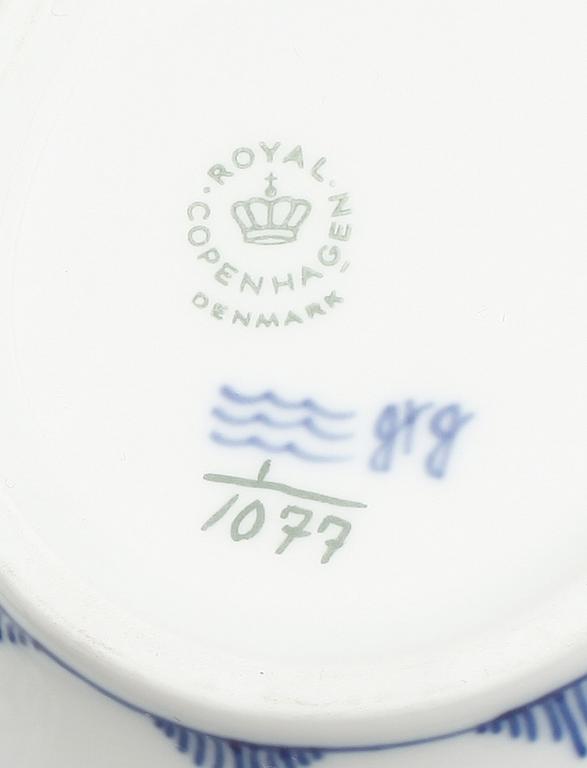 SKÅLFAT OCH ASKFAT, porslin, Musselmalet, Royal Copenhagen, 1970-tal.
