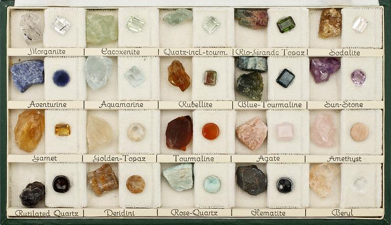 ÄDELSTENSSAMLING, 40 st, 1900-tal.