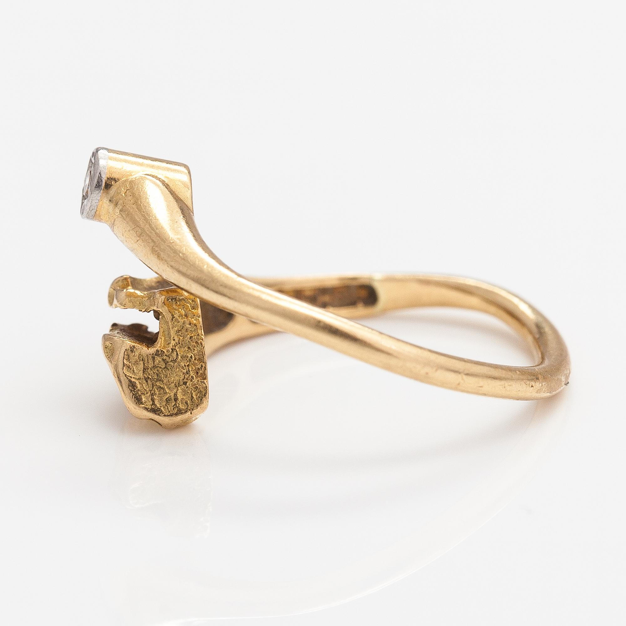 Björn Weckström, An 18K gold ring "Diamond well" with a diamond ca. 0.02 ct. Lapponia.