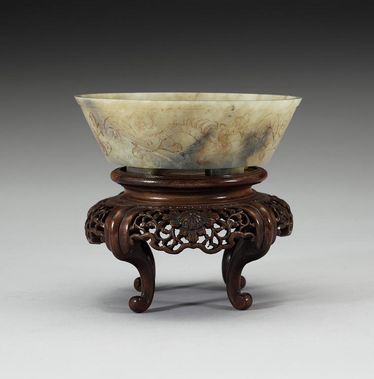 A nephrite bowl, Qing dynasty.