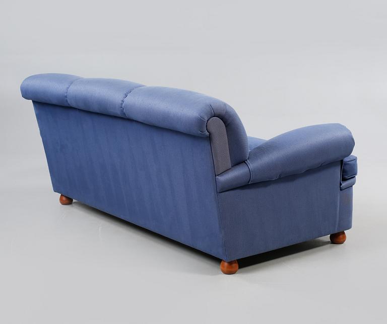 SOFFA, "modell 703", Josef Frank för Firma Svenskt Tenn, omkring sekelskiftet 2000.