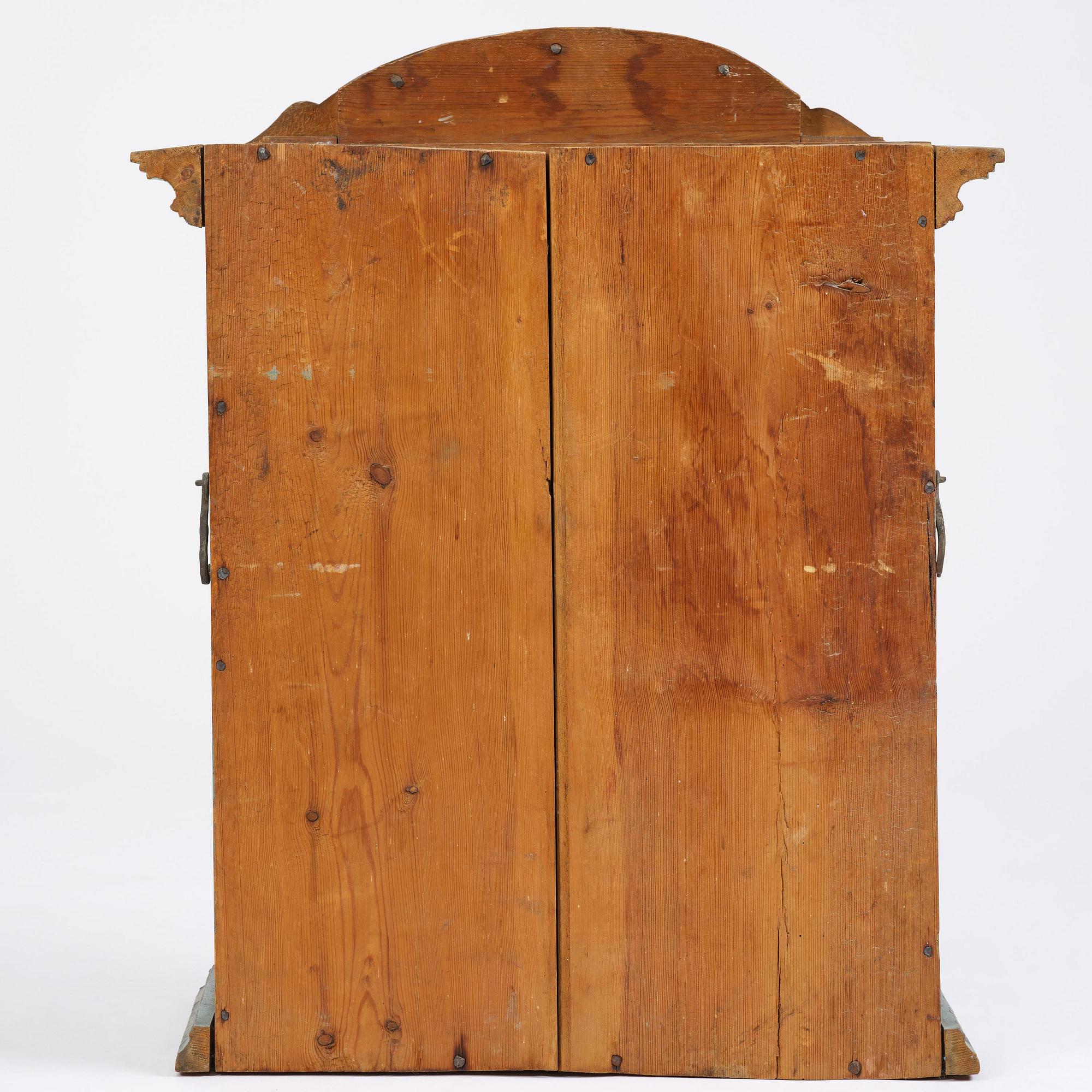 Hängskåp, allmoge, målat av Jöns Månsson, Forsa, Hälsingland, daterat 1793.