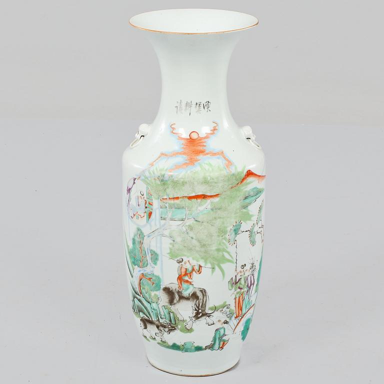 VAS, porslin, Kina, 1800-tal.