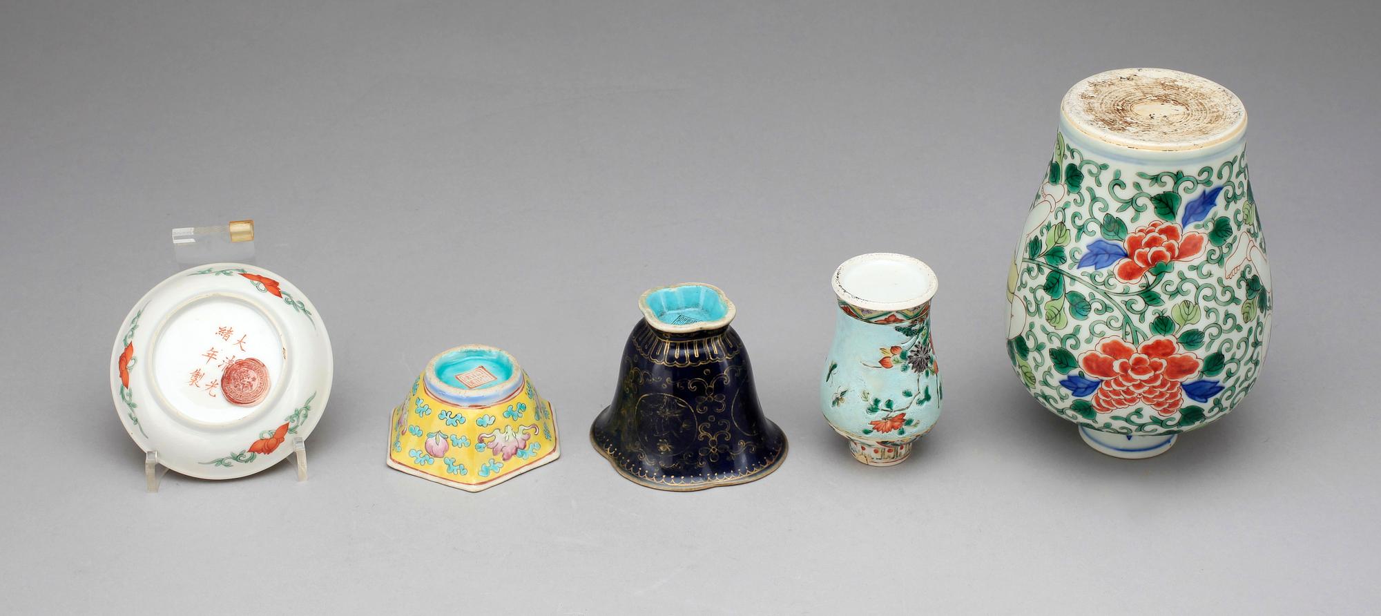 PARTI KINAPORSLIN, 5 delar, bla Kangxistil, mest 1800-tal.