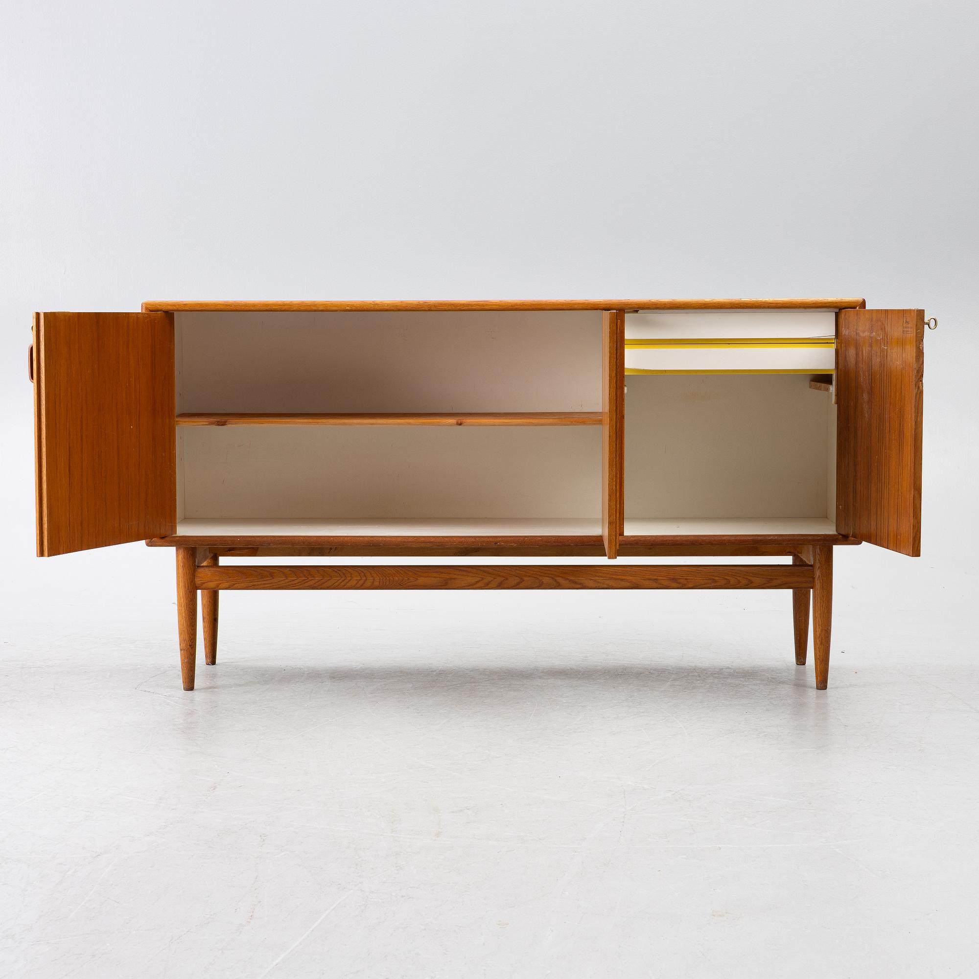 Bertil Fridhagen, sideboard, Bodafors, 1900-talets andra hälft.