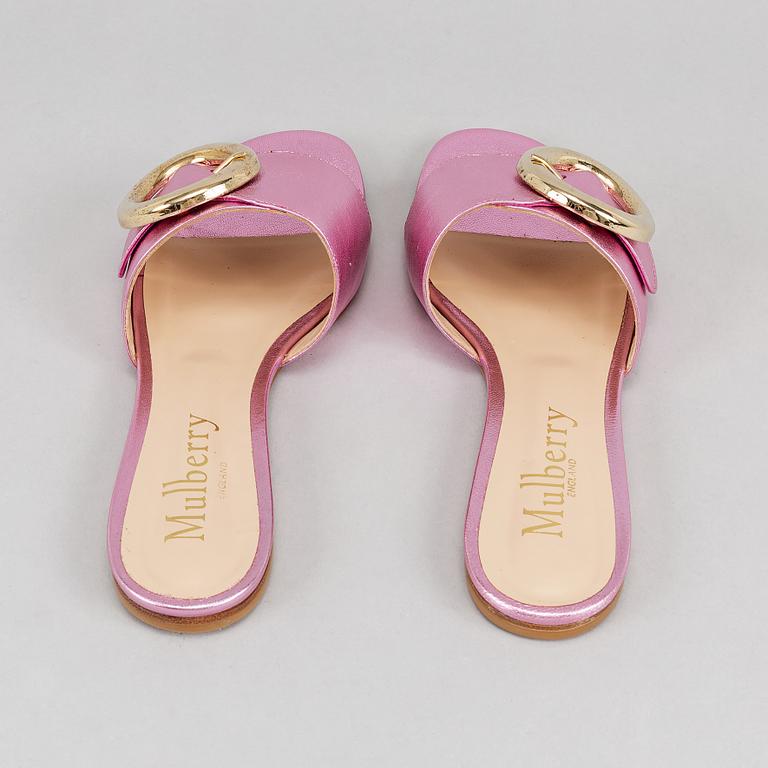 Mulberry, a pair of pinc metallic leather 'Opera Buckle Slide' sandals, size 39.