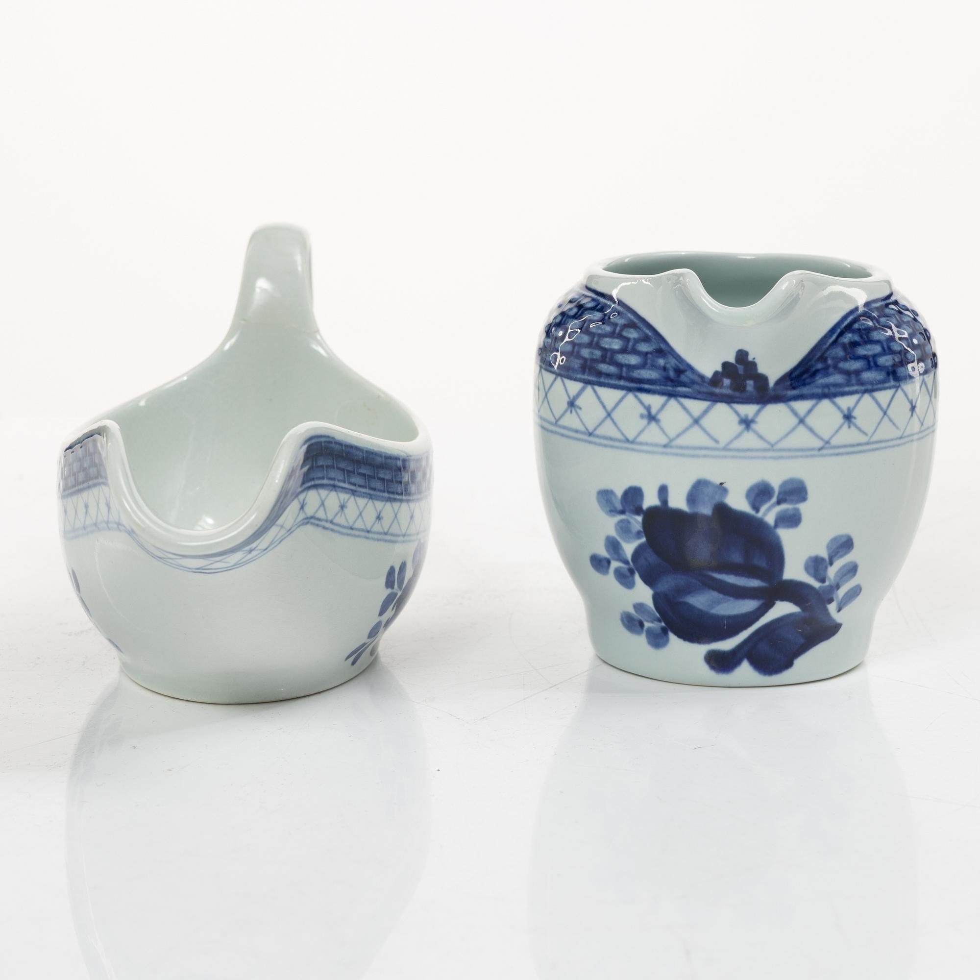 Royal Copenhagen, Dinner service, 94 pieces, earthenware, “Tranquebar”, Aluminia, Denmark.