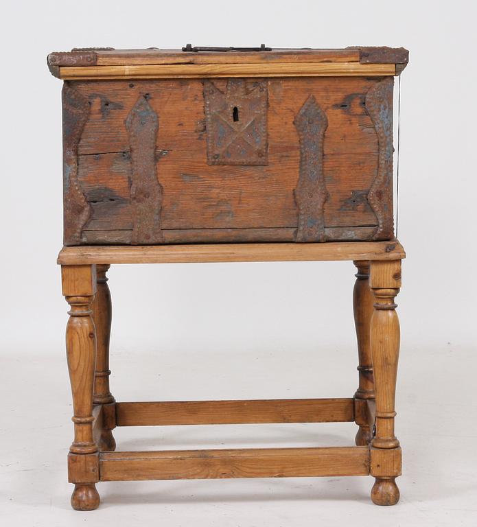 KISTA PÅ BENSTÄLLNING, barock/barockstil.