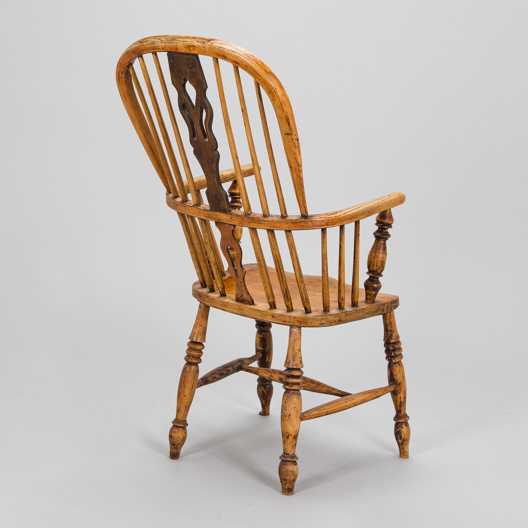 An armchair in Windsor style, 18th century.