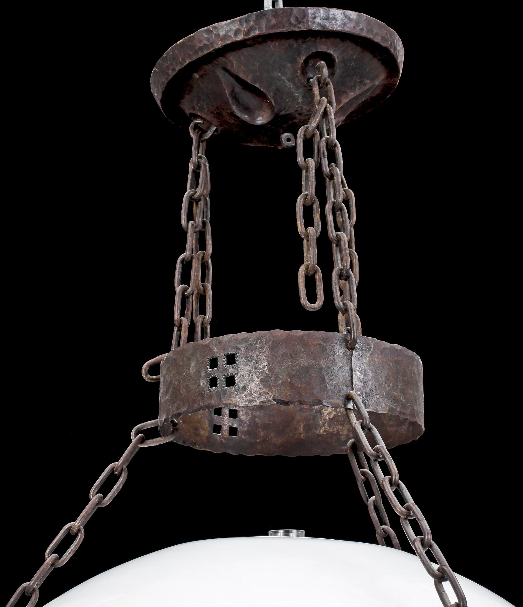 FOTOGENLAMPA, smidesjärn, nationalromantisk stil, omkring sekelskiftet år 1900.