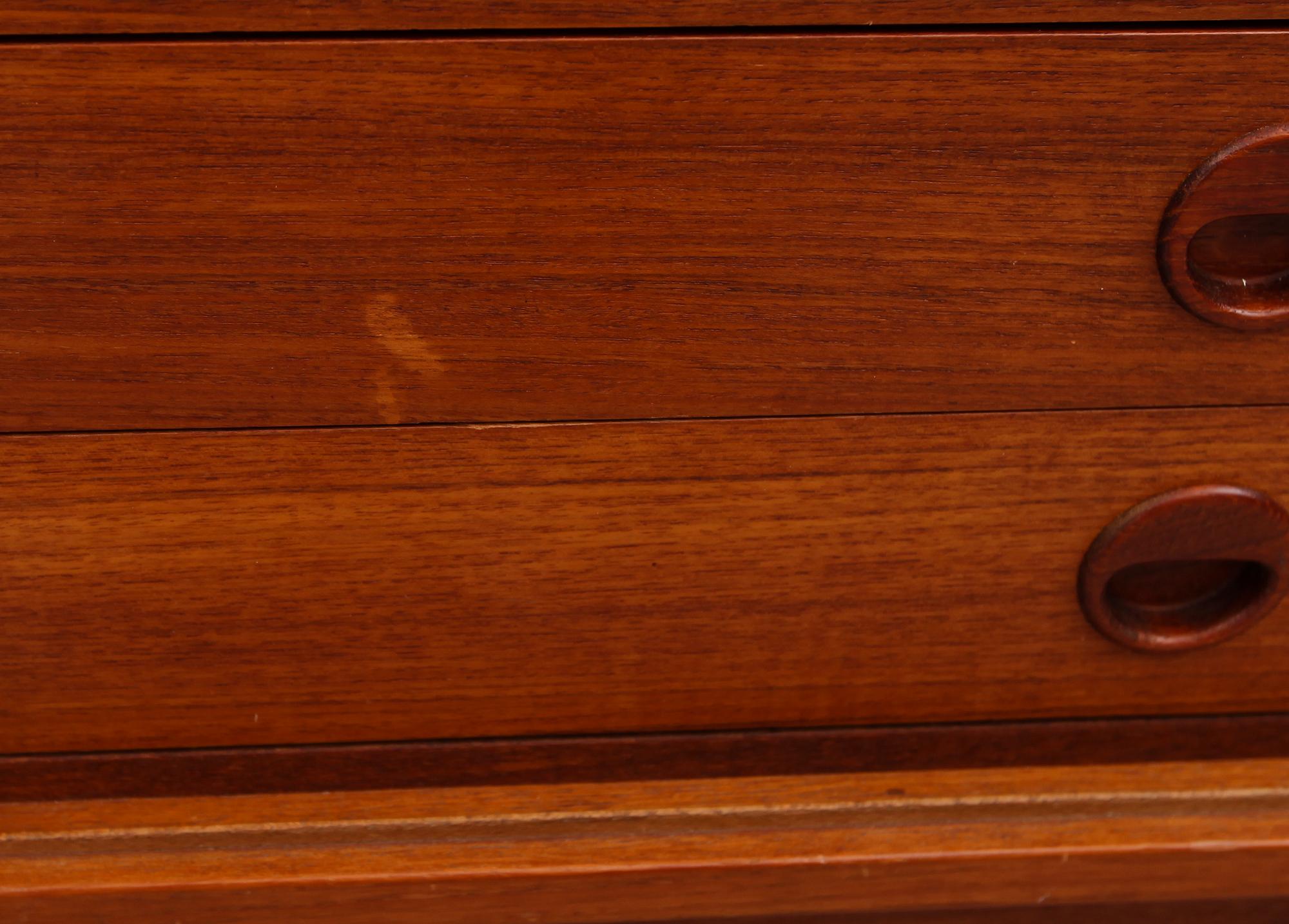 SIDEBOARD, Svenska Möbelfabrikerna, 1900-talets mitt.