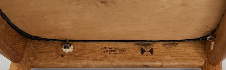A set of six Hans J Wegner oak 'The Chair', Johannes Hansen, Denmark.