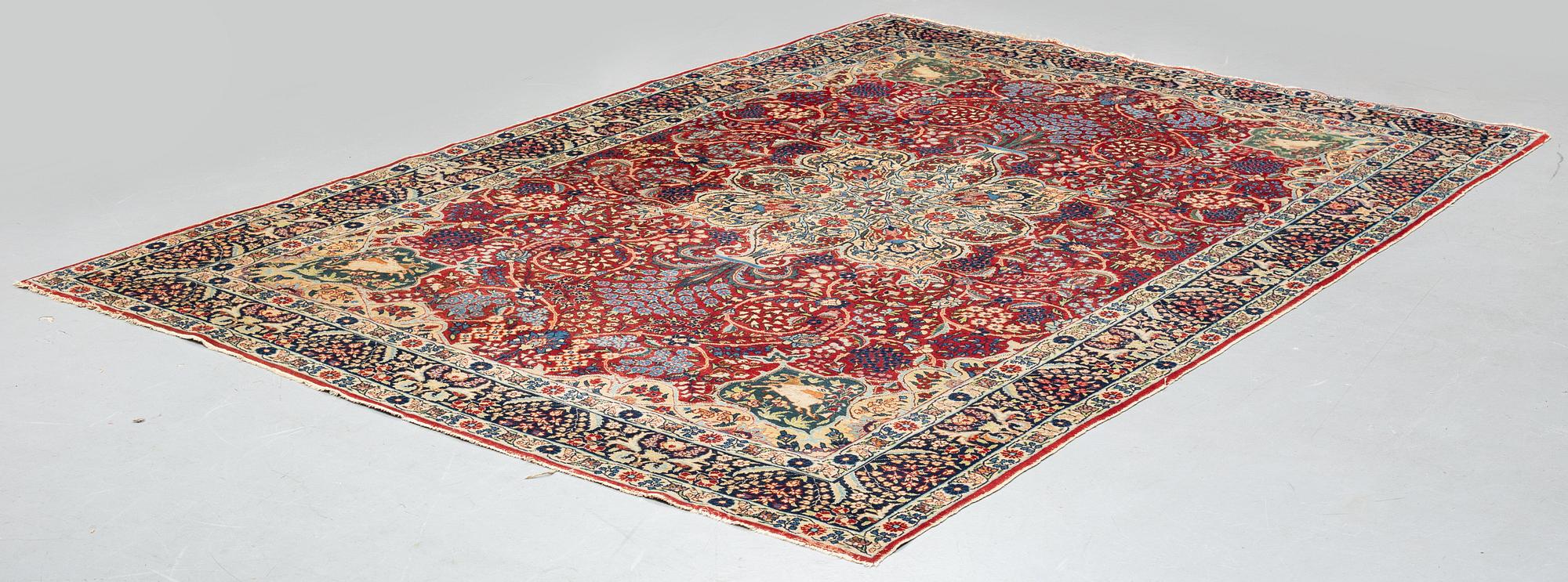 Matto, semi-antique Tabriz, ca 353 x 241 - 245 cm.