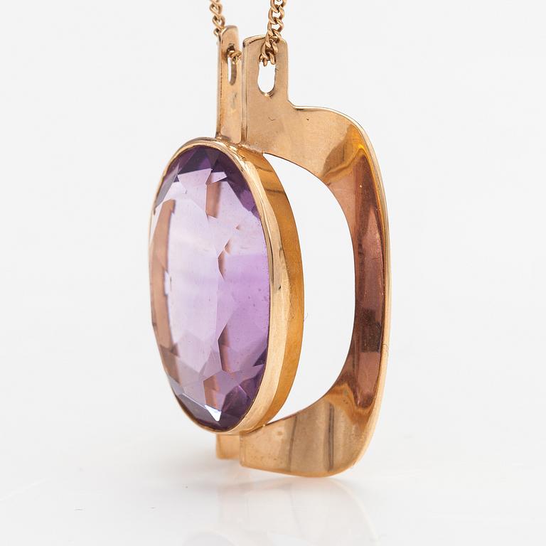 Eero Rislakki, A 14K gold necklace with an amethyst. Westerback, Helsinki 1960.