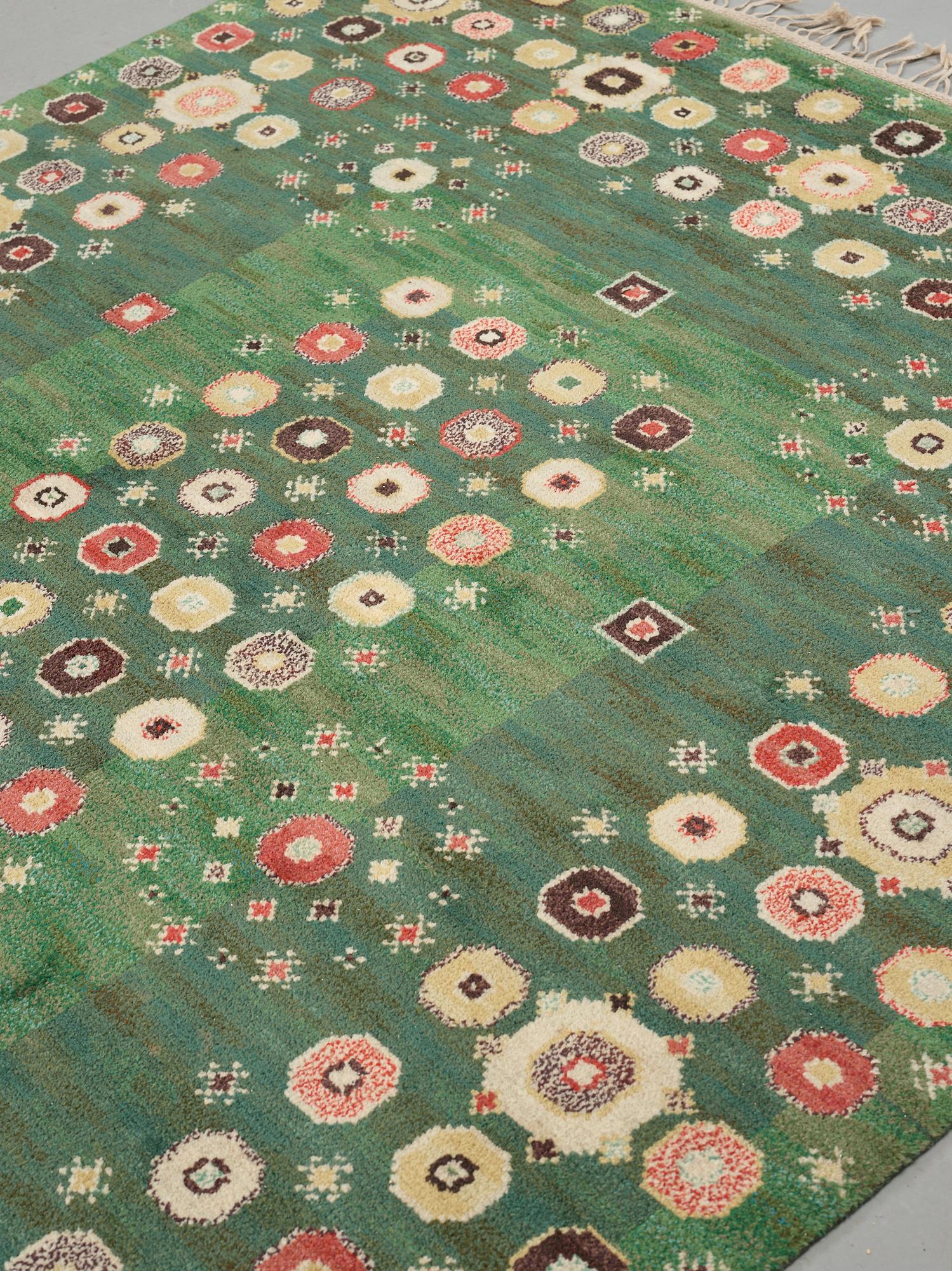 Barbro Nilsson, A CARPET, "Gröna rabatten", knotted pile, ca 329,5 x 229,5  cm, signed AB MMF BN.