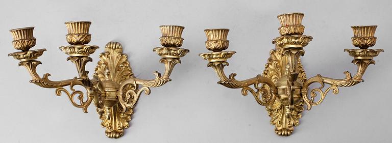 VÄGGAPPLIQUER, ett par, förgylld mässing, 1800-talets andra hälft.
