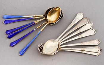 PARTI SILVER, 16 delar, 1900-tal. Vikt 495 g (lnkl. vas med fylld fot).