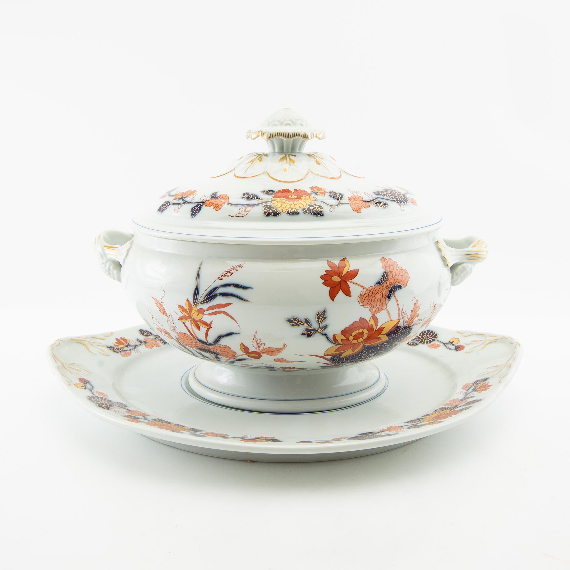 Tureen with lid and platter Vista Alegre Portugal second half of the 20th century porcelain.