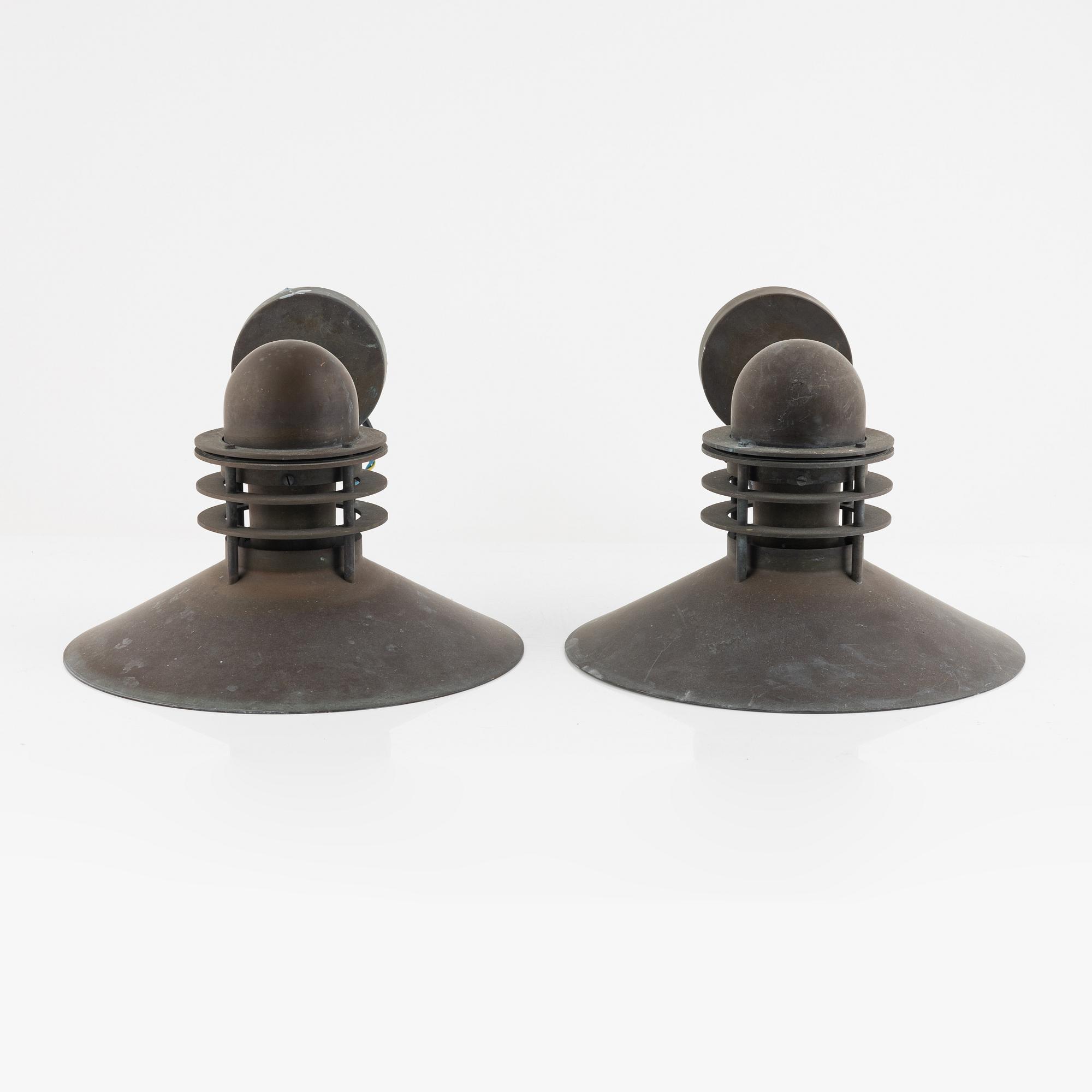 Alfred Homann & Ole Kjear, vägglampor, ett par, "Nyhavn", Louis Poulsen, Danmark.