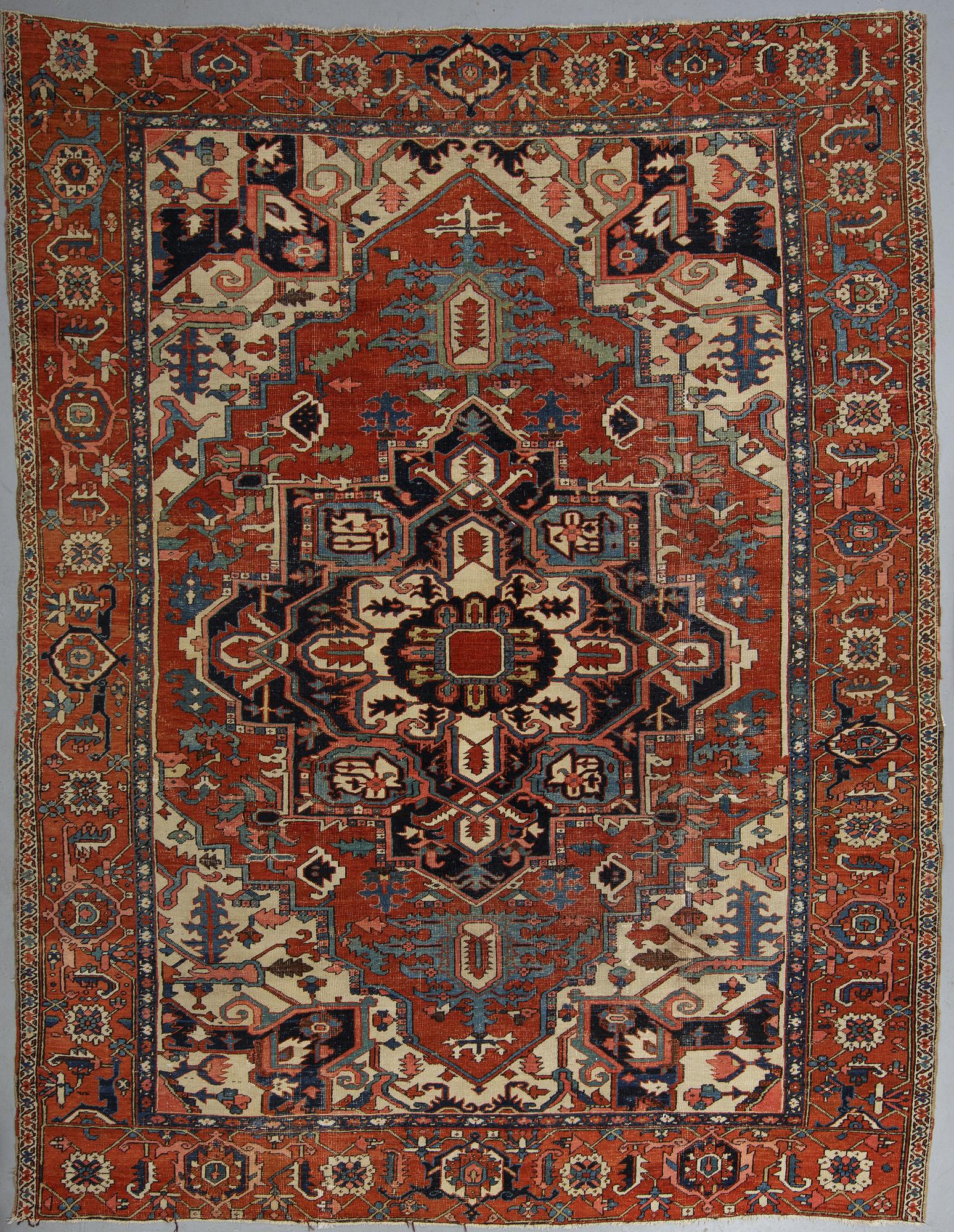 Matto, an antique Heriz, ca 364 x 277 cm.