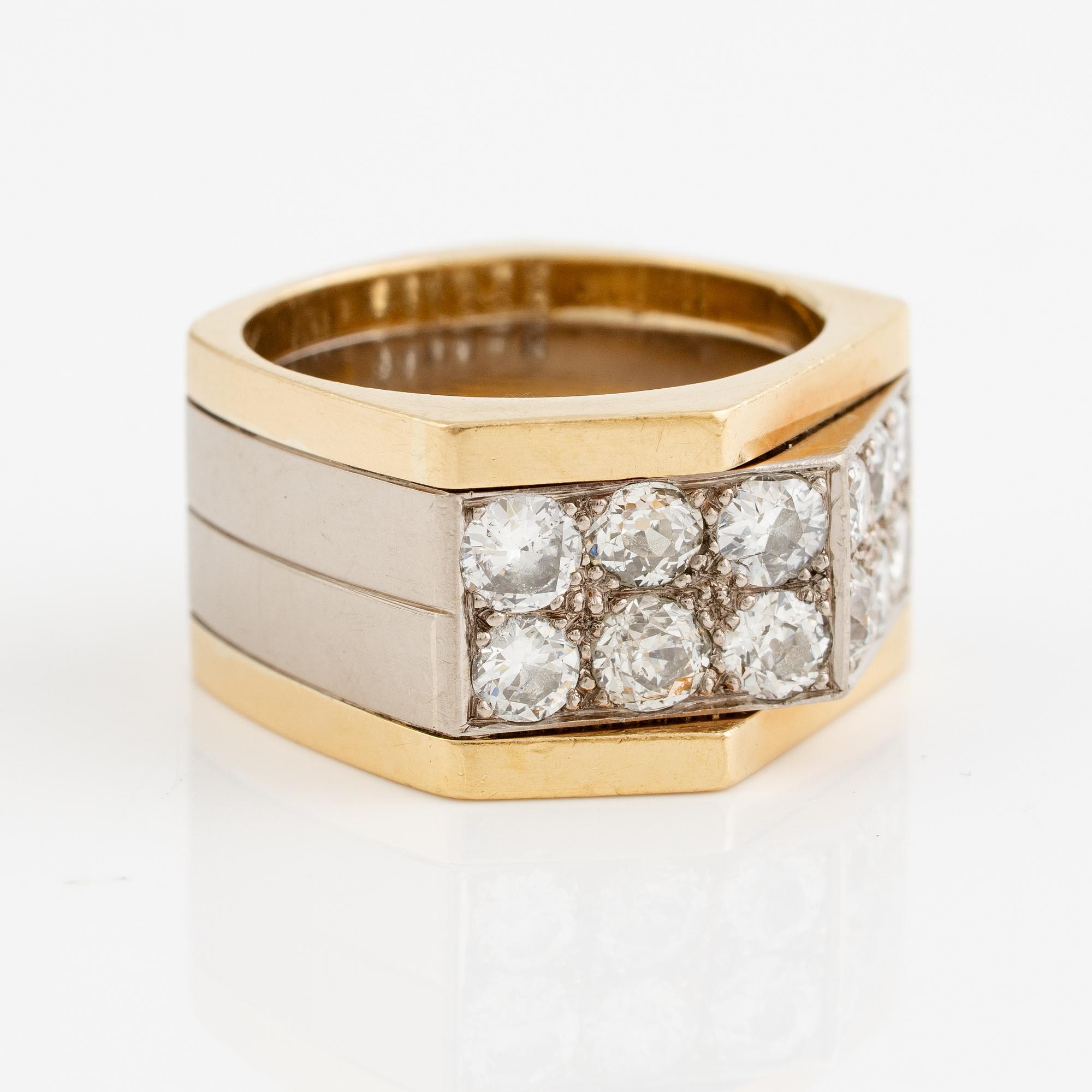 Ring in 18K gold and white gold set with old-cut diamonds.