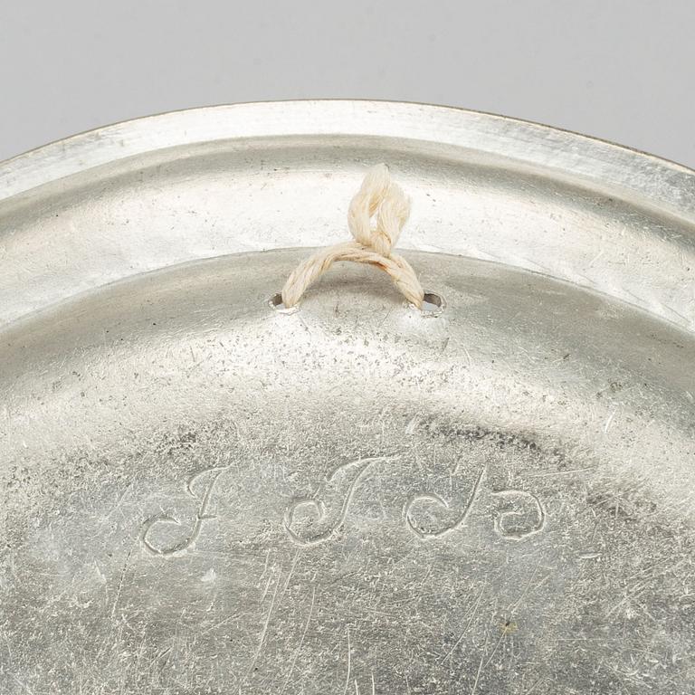 5 fat, bl.a. Jonas Thoreson Törngren, Göteborg, 1772, samt 3 stop , tenn, 1800-tal.