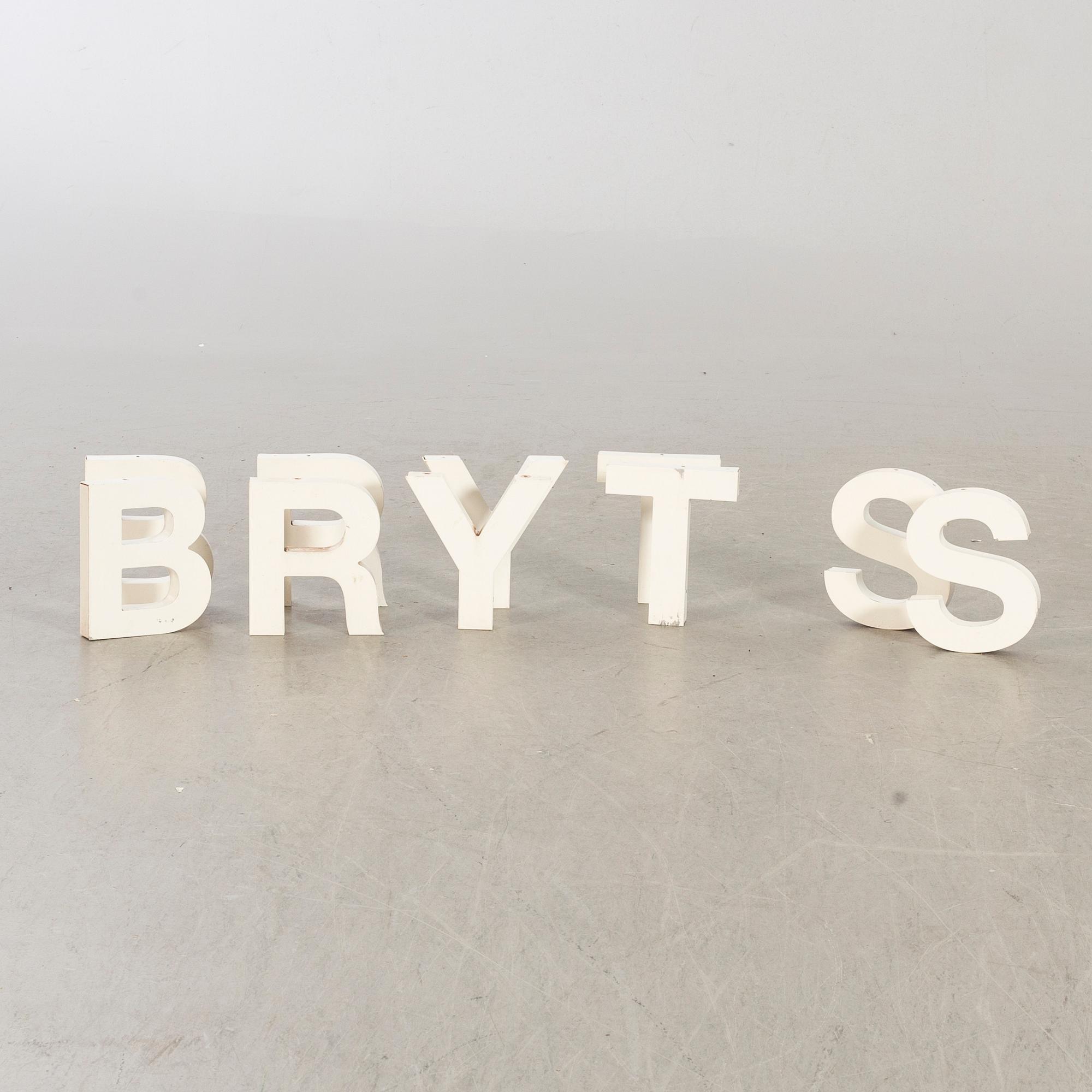 10 20th century signlettering.