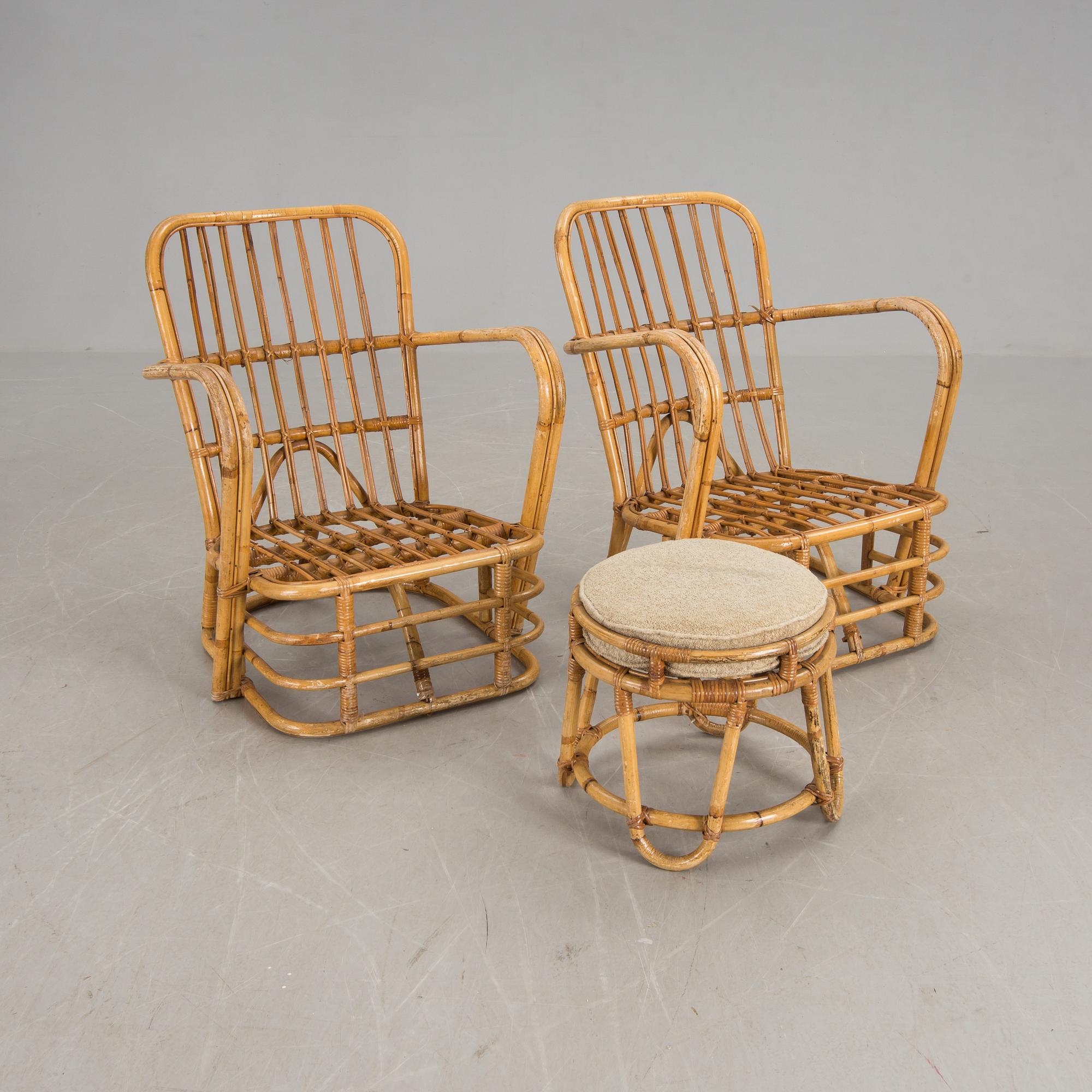 FÅTÖLJER ett par samt FOTPALL, 1940-50-tal.