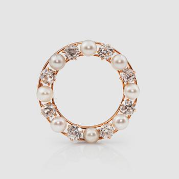1404. An old-cut diamond and cultured pearl brooch. Total carat weight of diamonds 1.60 ct.