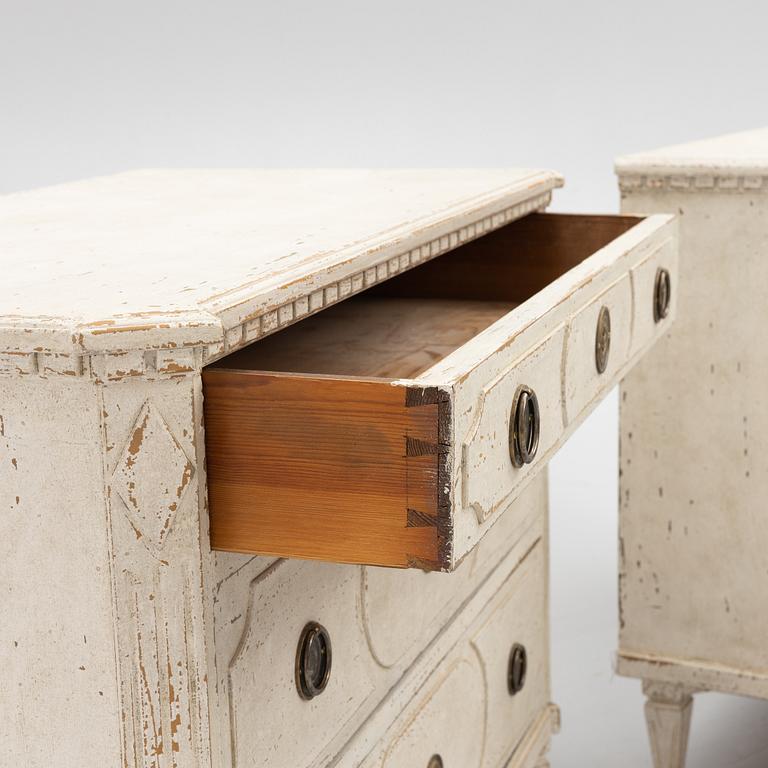 A pair of Gustavian style chests of drawers, late 19th century.