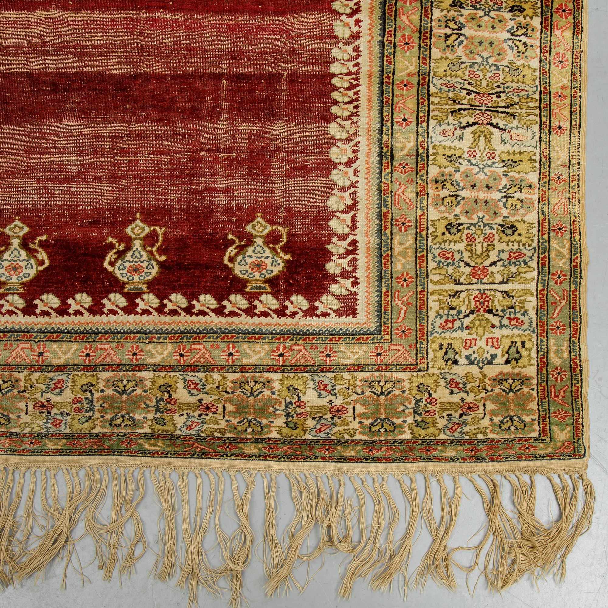 A rug, an antique Anatolia, probably Gördes (Ghiordes), a prayer rug, ca ca 188 x 124 cm.