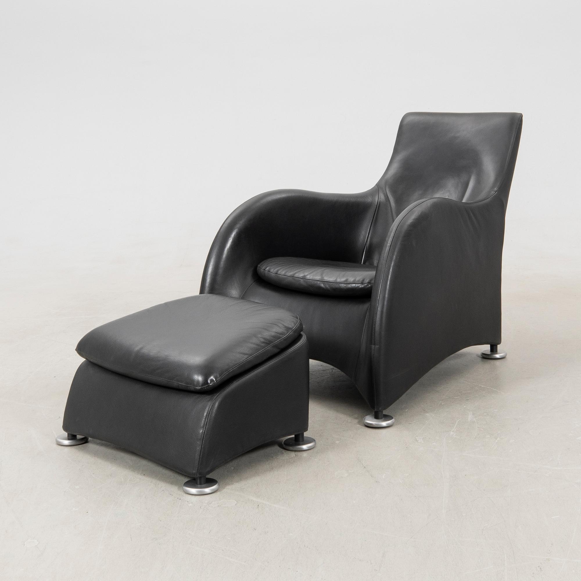 Gerard van den Berg, armchair with footstool "Loge" Montis.