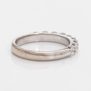 Ring, briljantslipade diamanter, 14K vitguld.
