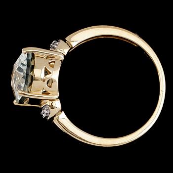 RING, 10 k guld, turkosblå kvarts samt mindre diamanter.