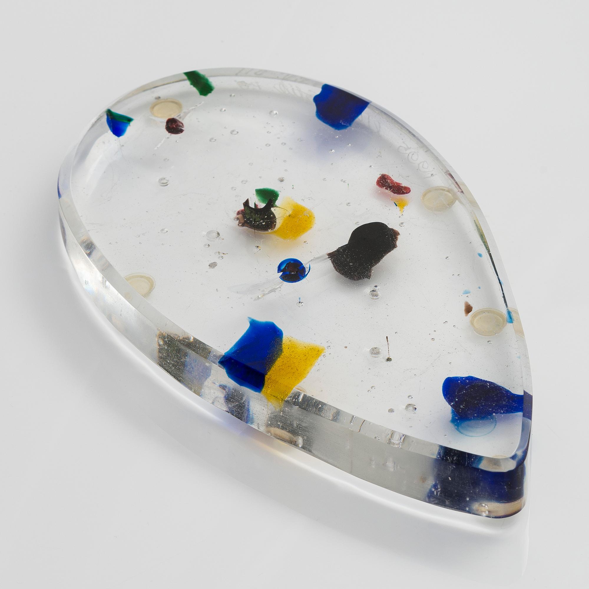 Nanny Still, a glass sculpture 'To swallow' signed Nanny Still, 1995, P.U.
