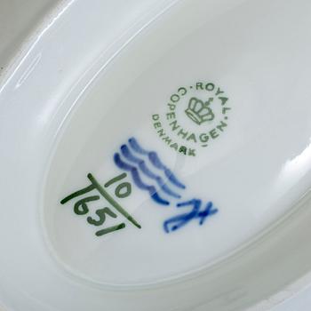 SERVISDELAR, porslin, 47 delar, "Blå blomst", Royal Copenhagen.