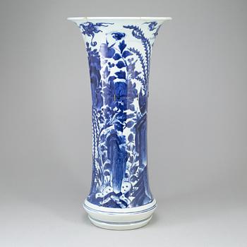 VAS, porslin. Japan, Genroku, omkring 1700.