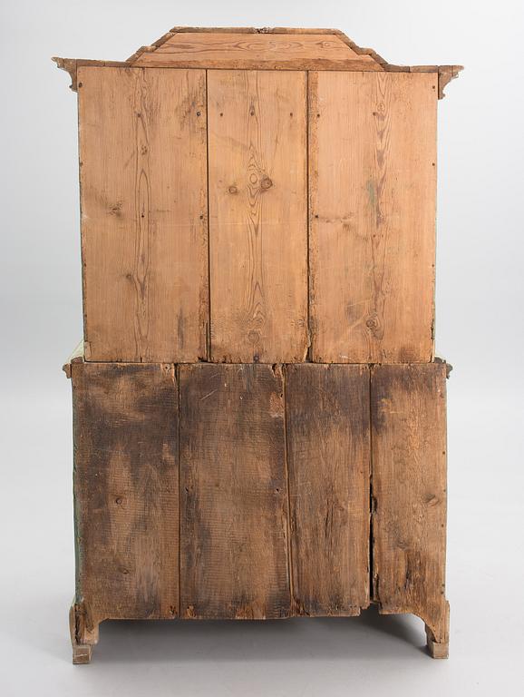 VITRINSKÅP, rokoko 1700-tal, sannolikt Schleswig-Holstein.
