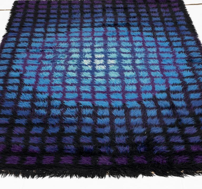 Verner Panton, a carpet, "Finlandia", machine made knotted pile, Unika Vaev, Denmark, ca 227 x 113 cm.