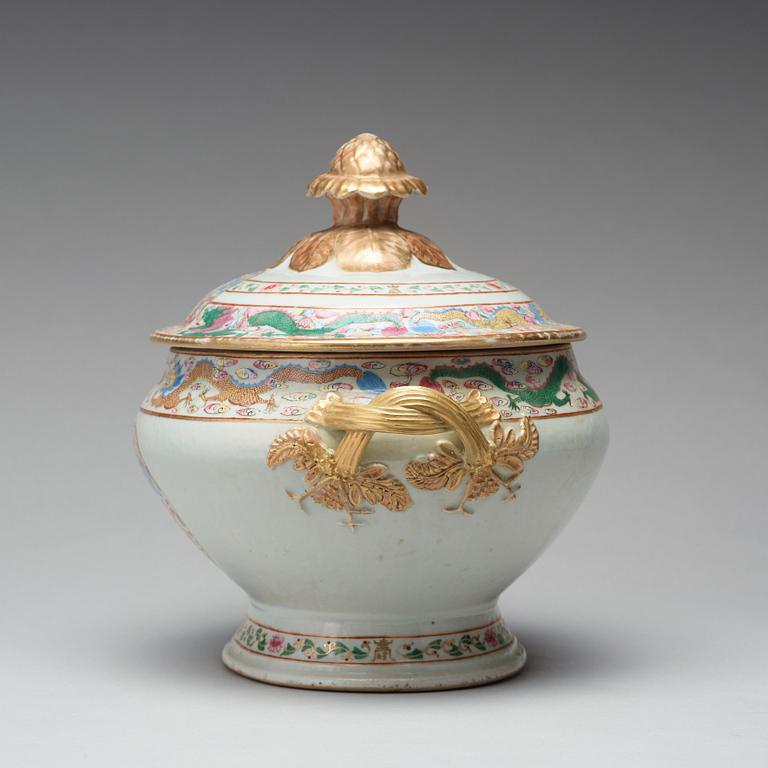 A famille rose tureen with five clawed dragons, Qing dynasty, Jiaqing (1796-1820).