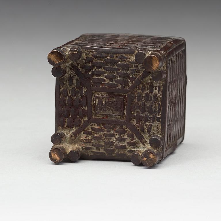 RÖKELSEKAR med LOCK, brons. Japan, Meiji (1868-1912).