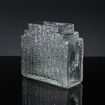 NANNY STILL, A "Kometti 1414i" glass vase. Designed 1958.