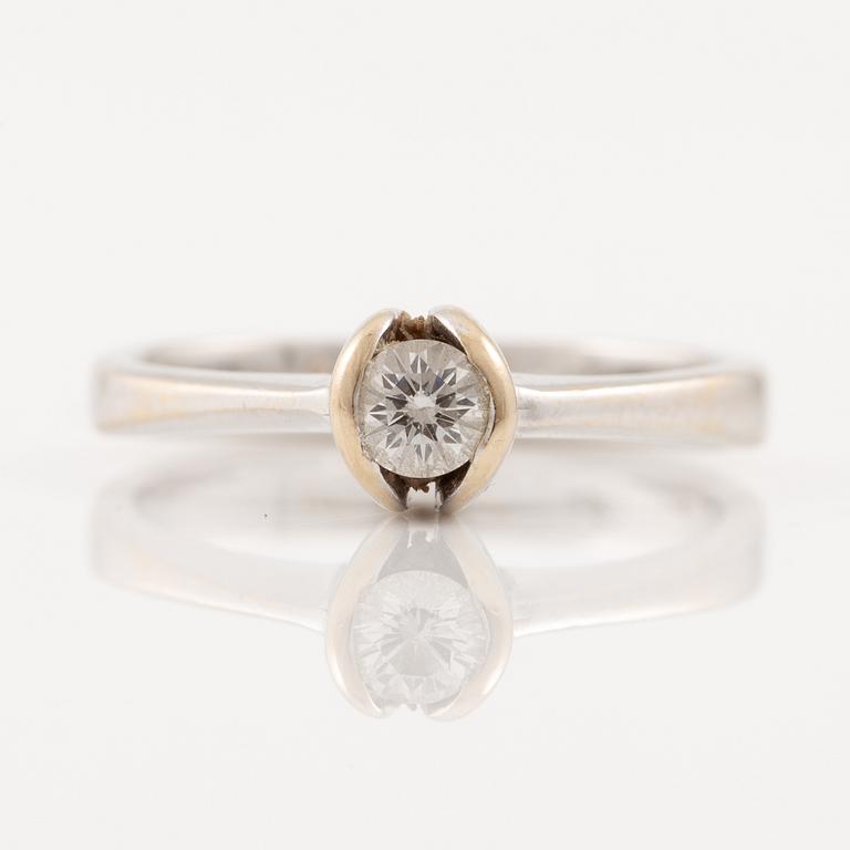 Ring, 18K white gold with a brilliant-cut diamond.