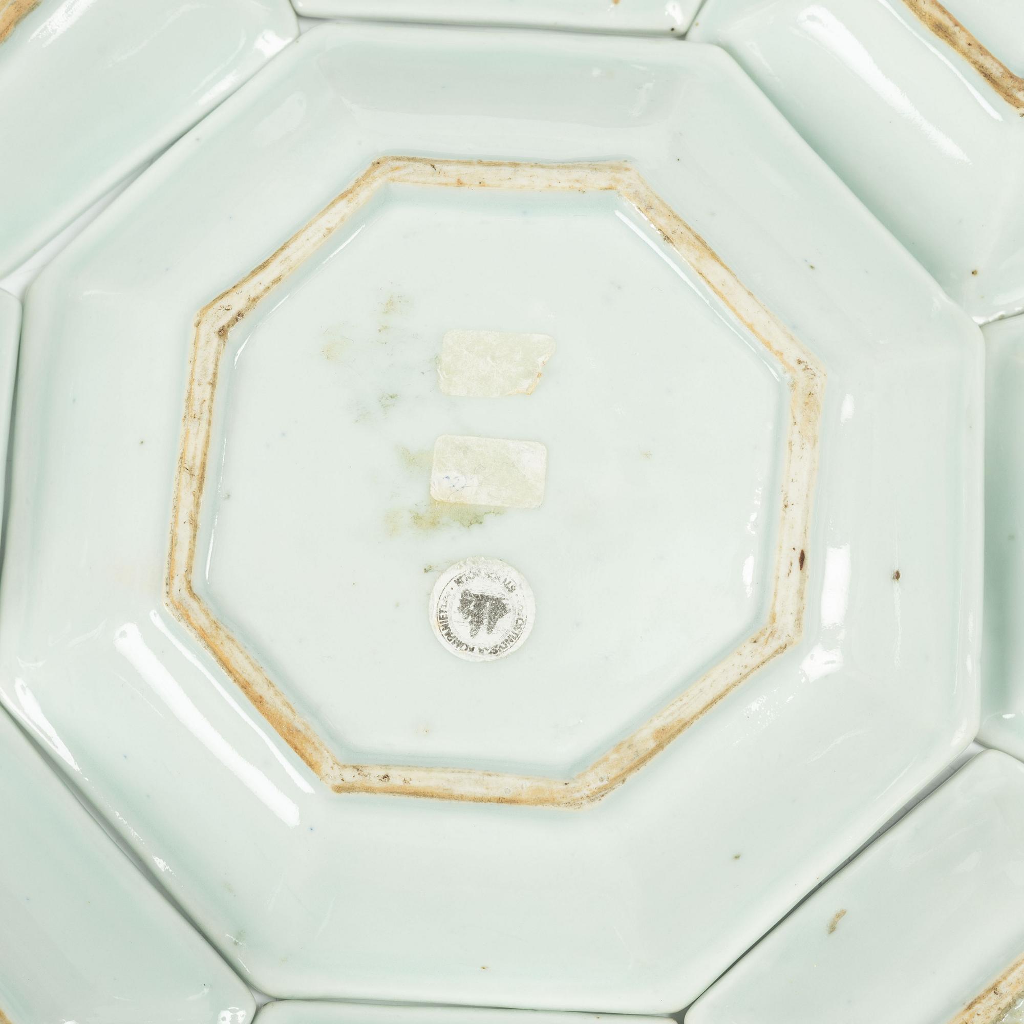 A nine piece Chinese export blue and white cabaret, Qing dynasty, Qianlong (1736-95).