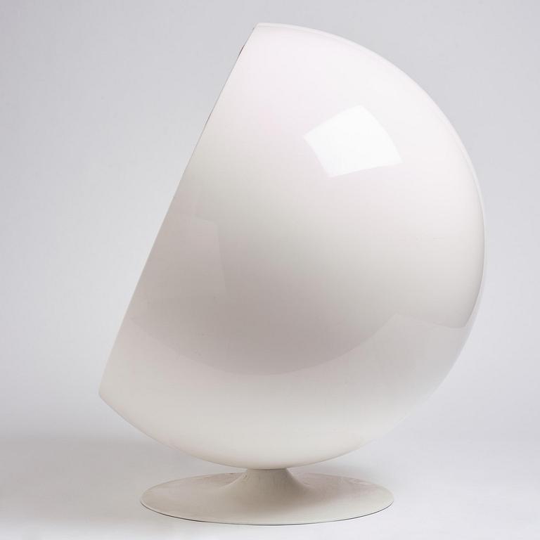 Eero Aarnio, a "Ball Chair", Adelta, Finland, post 1996.