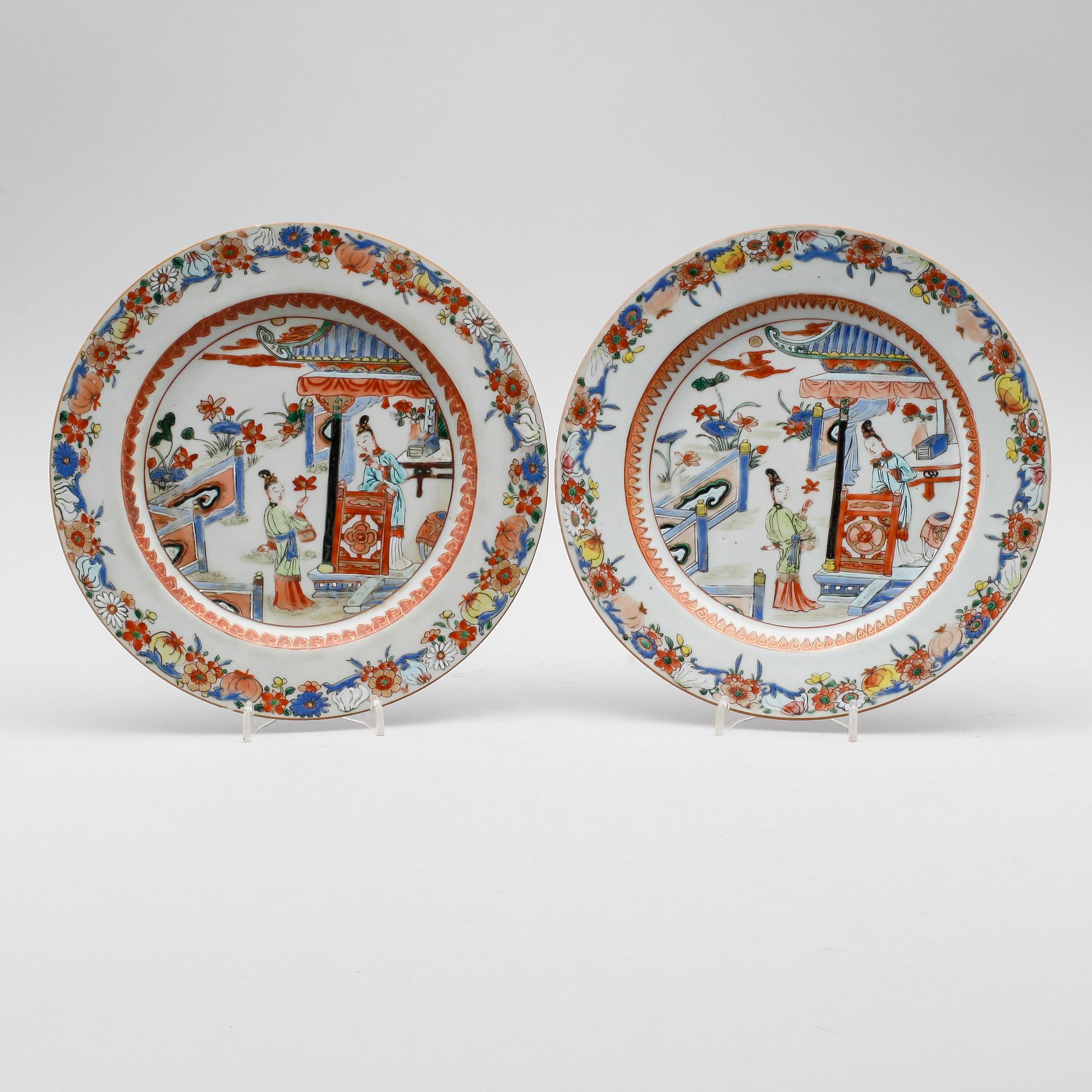 TALLRIKAR, 1 par, porslin, Kina, 1700-tal.