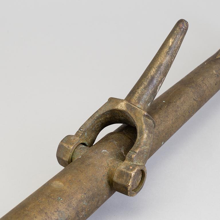 AN EAST ASIAN BRASS BOAT RAIL CANNON, 19th century.