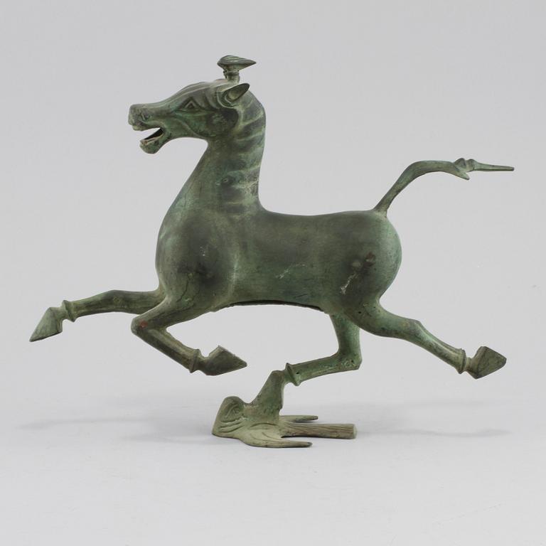 FIGURIN, grönpatinerad metall, orientalisk,  1900/2000-tal.